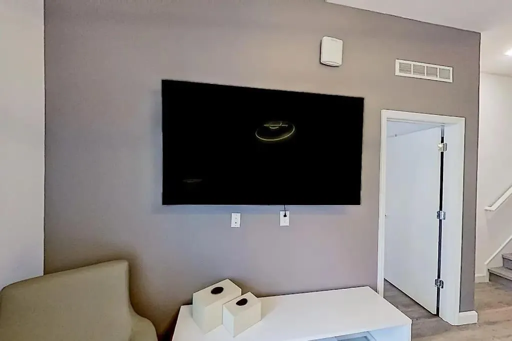 5 Bed Modern Family Home With Grill Davenport 0*,