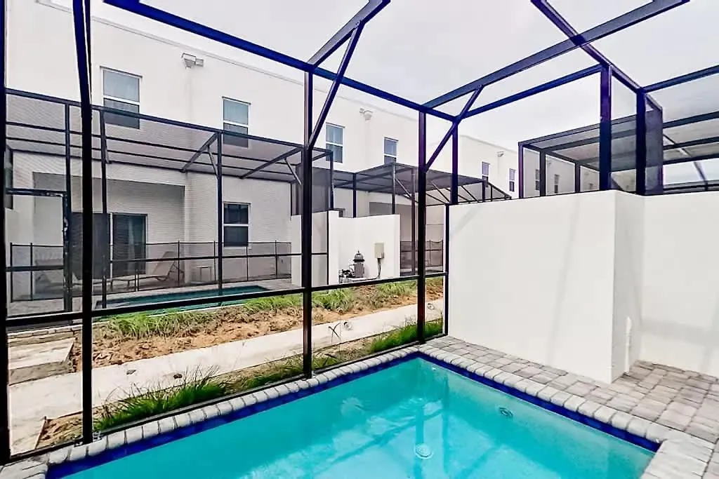 Villa 5 Bed Modern Family Home With Grill Davenport